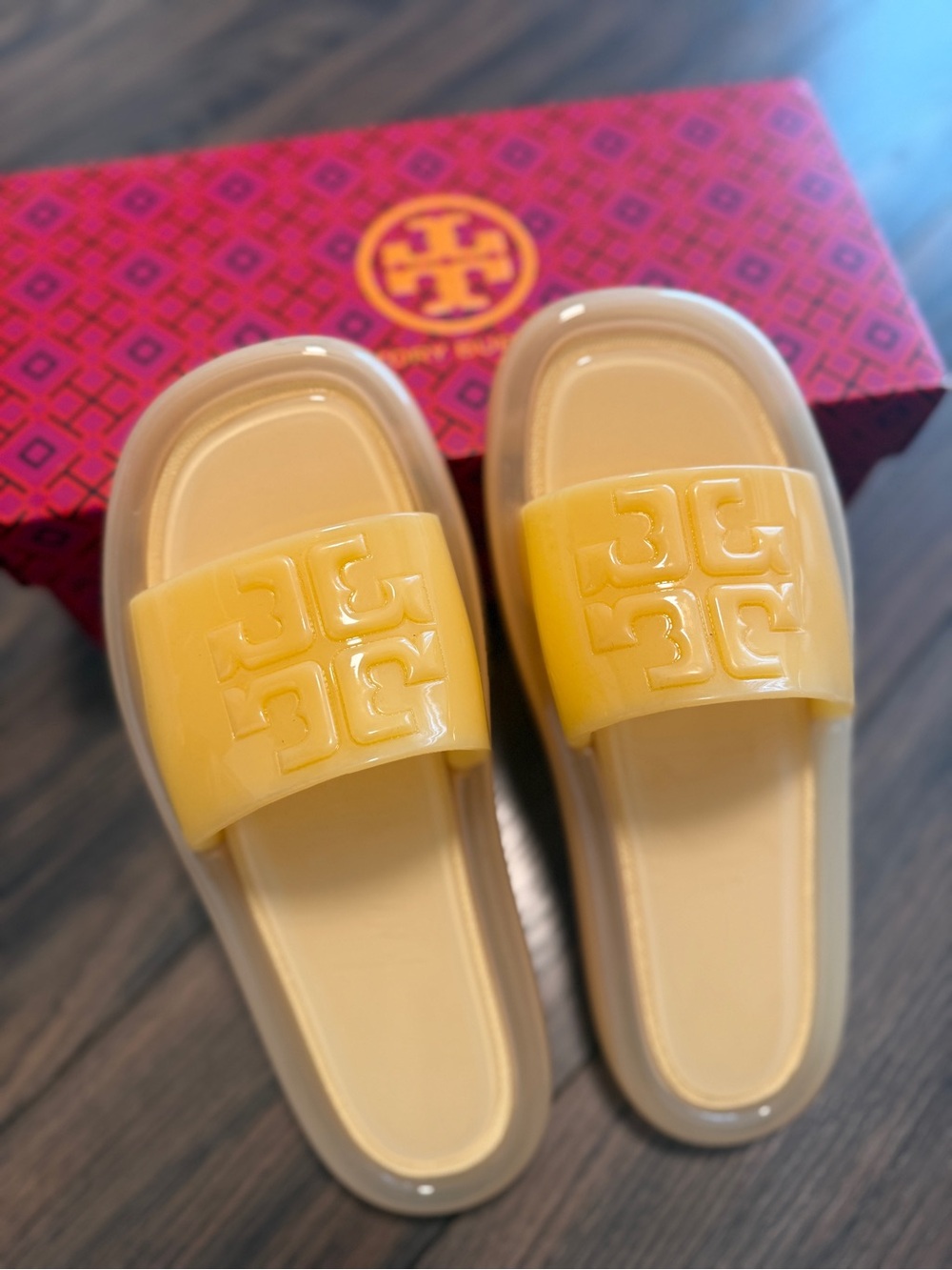 Tory Burch Peach Puff Jelly Slides
